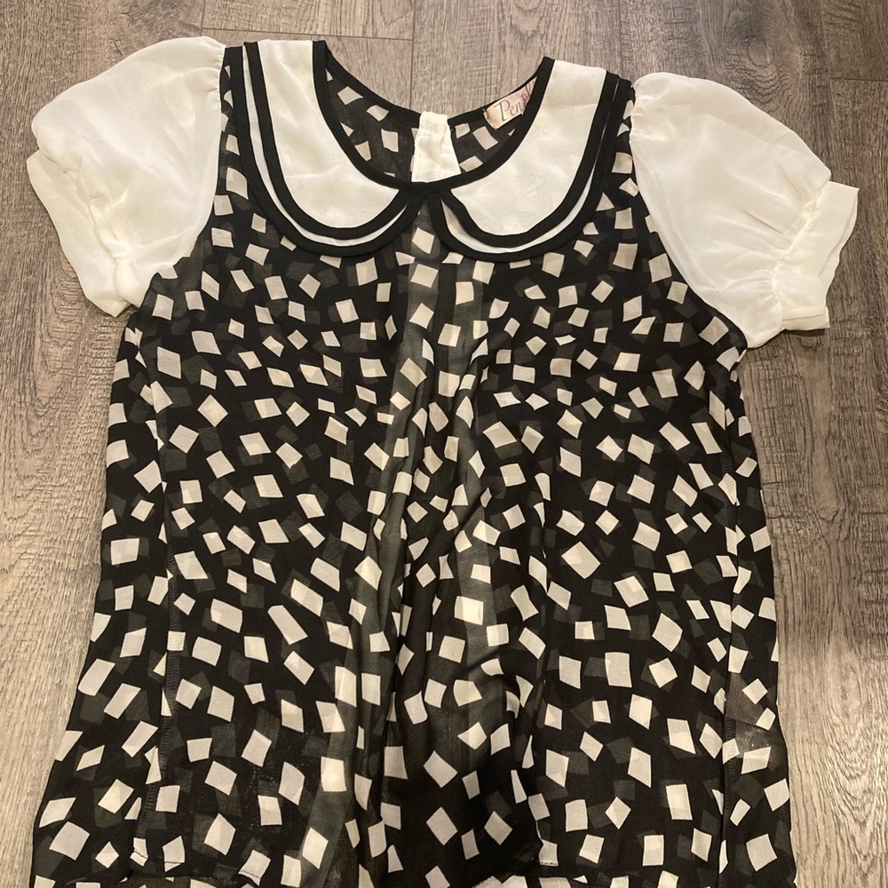 Woman’s blouse size S